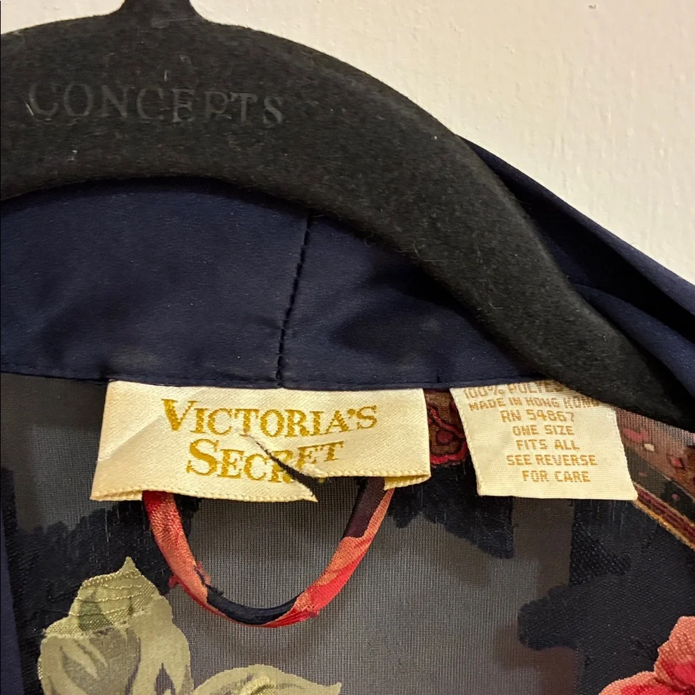 Vintage Victoria's Secret Red and Black Floral Kimono Robe-One size fits all